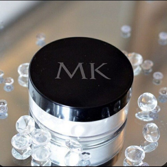 Mary Kay® Translucent Loose Powder - Picture 3 of 3